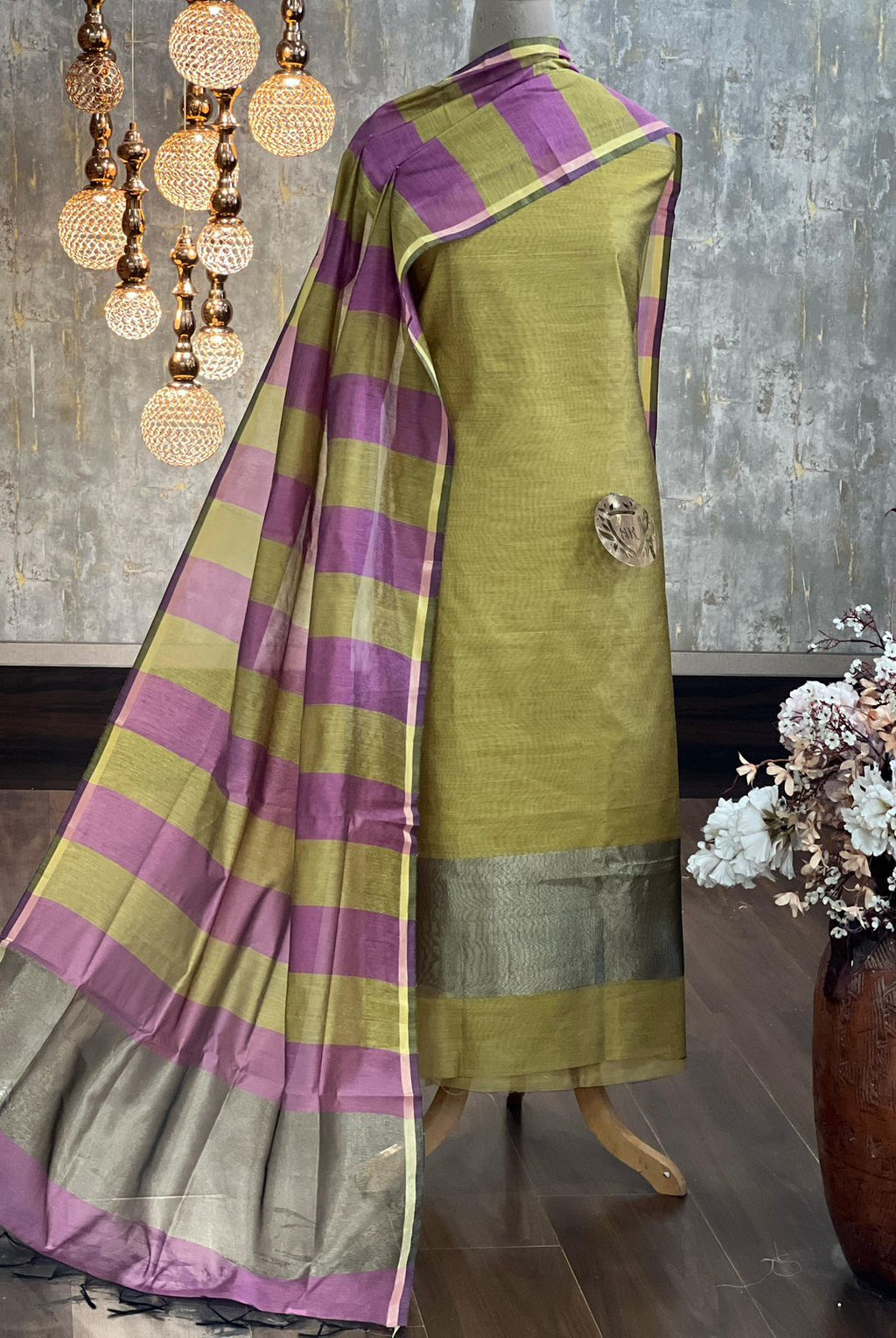 Banarsi Unstitched suit