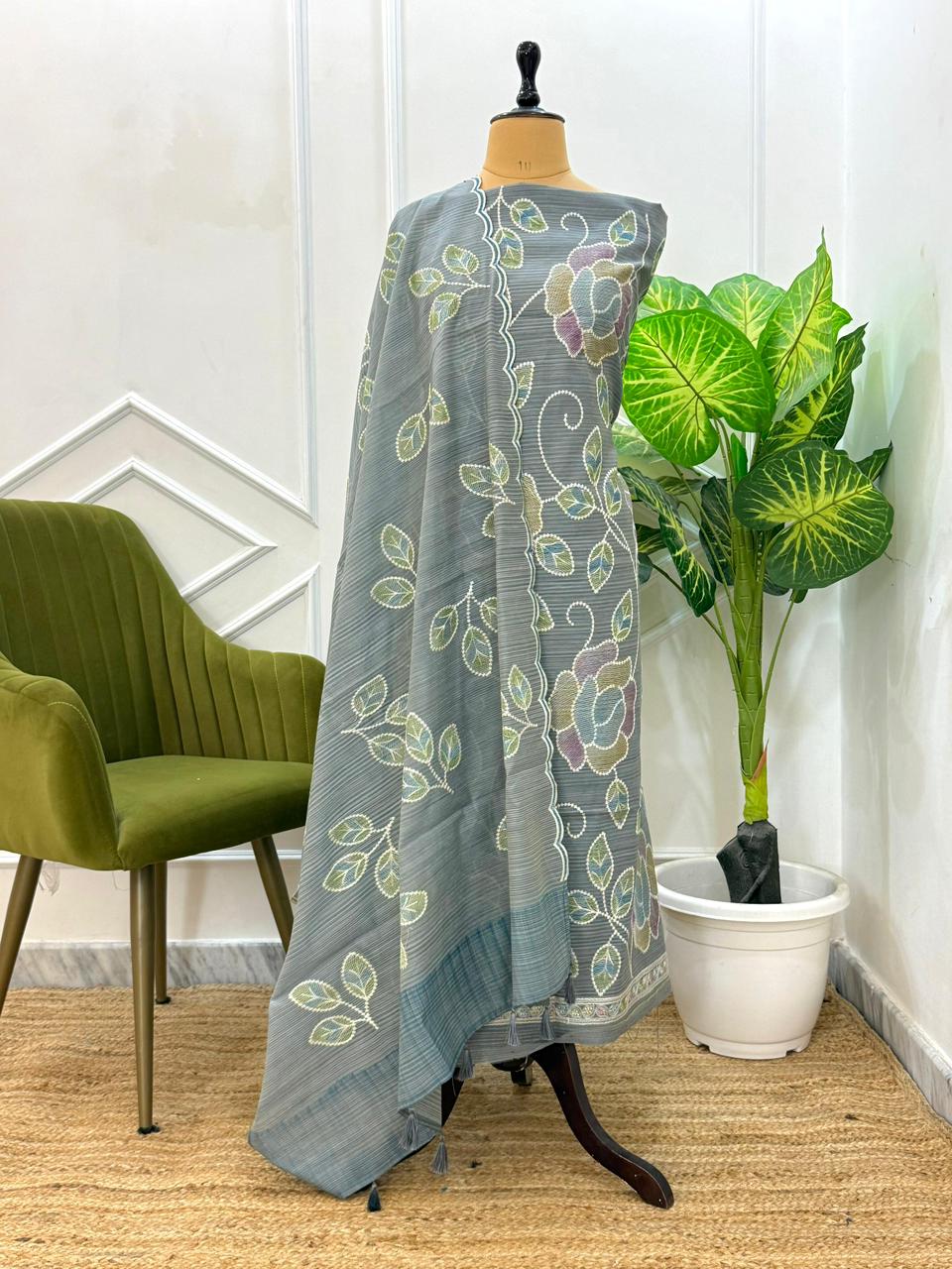 Banarsi Unstitched suit